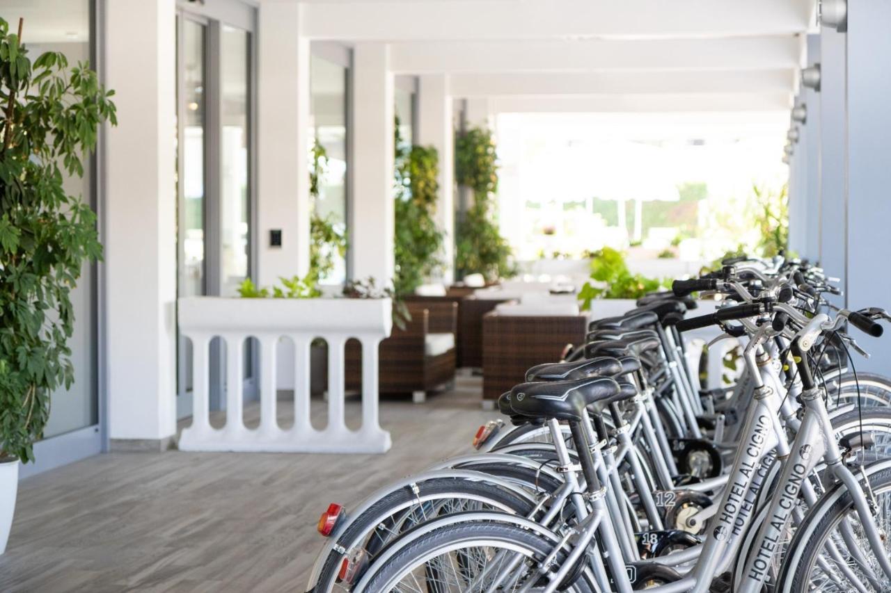 Hotel Al Cigno Lignano Sabbiadoro Exteriör bild